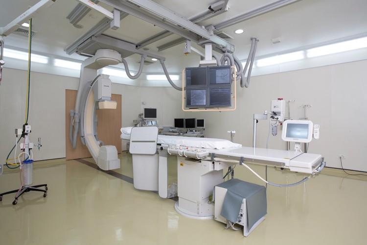 Nida Esth’ and Piya Surgery