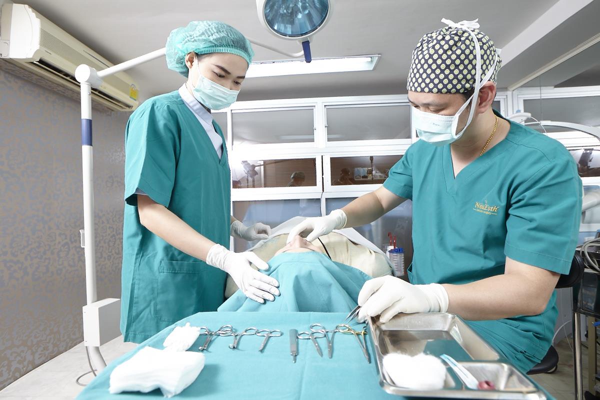 Nida Esth’ and Piya Surgery