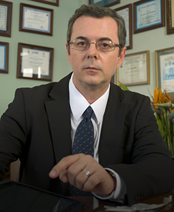 Dr. Luis Da Cruz — photo