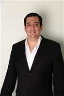 Dr. Esteban Urzola, Aesthetic & Implant Specialist